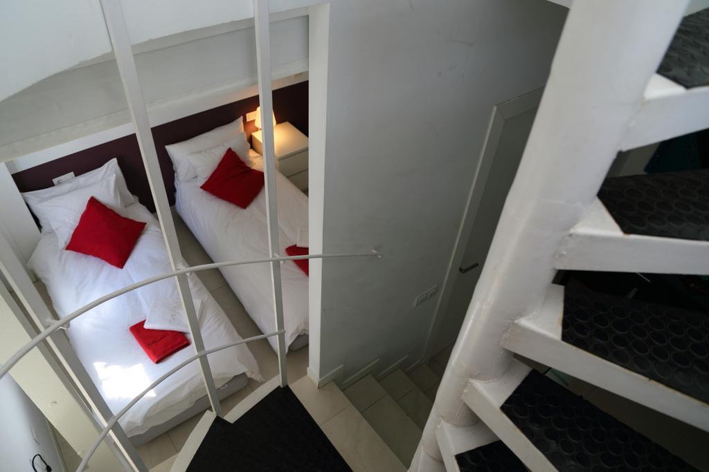 Apartamentos Taifas Granada Oda fotoğraf
